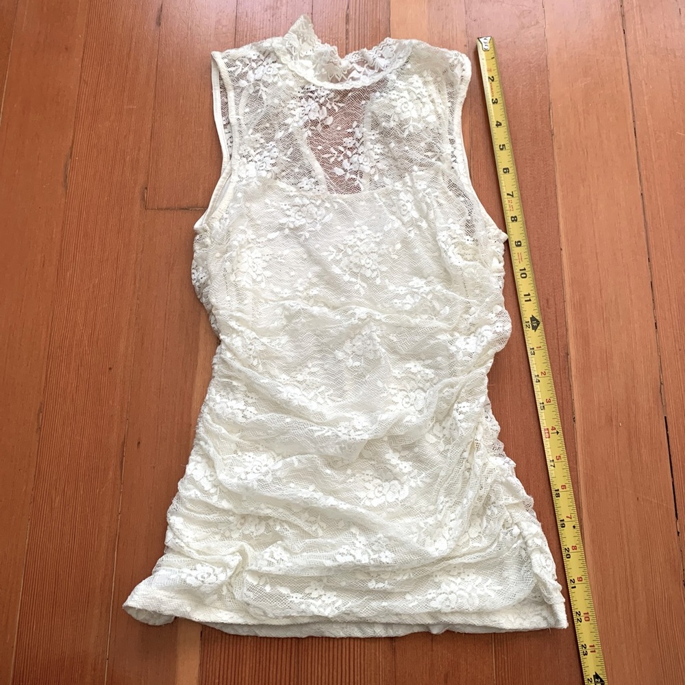 Gorgeous Forever 21 lace blouse top